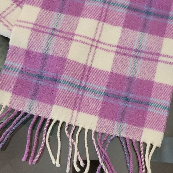 JOHNSTON LAMBSWOOL SCOTLAND FRINGED TARTAN SCARF - Picture 2 of 6